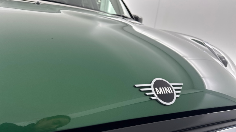 MINI Hatchback 1.5 Cooper Classic 5dr Petrol Hatchback